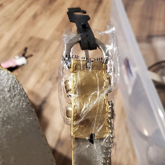 Gold 1 inch belt  - Picture 2 of 4